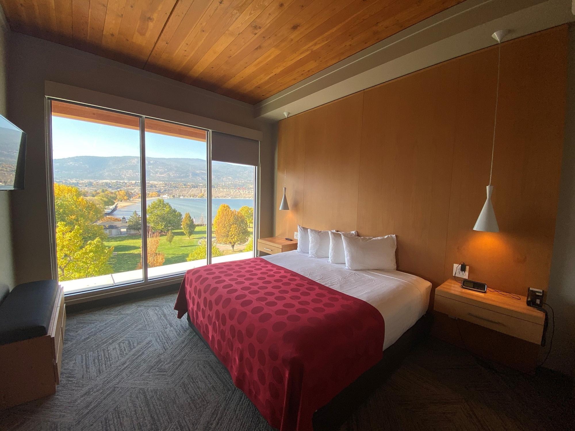 Lakeside 4*