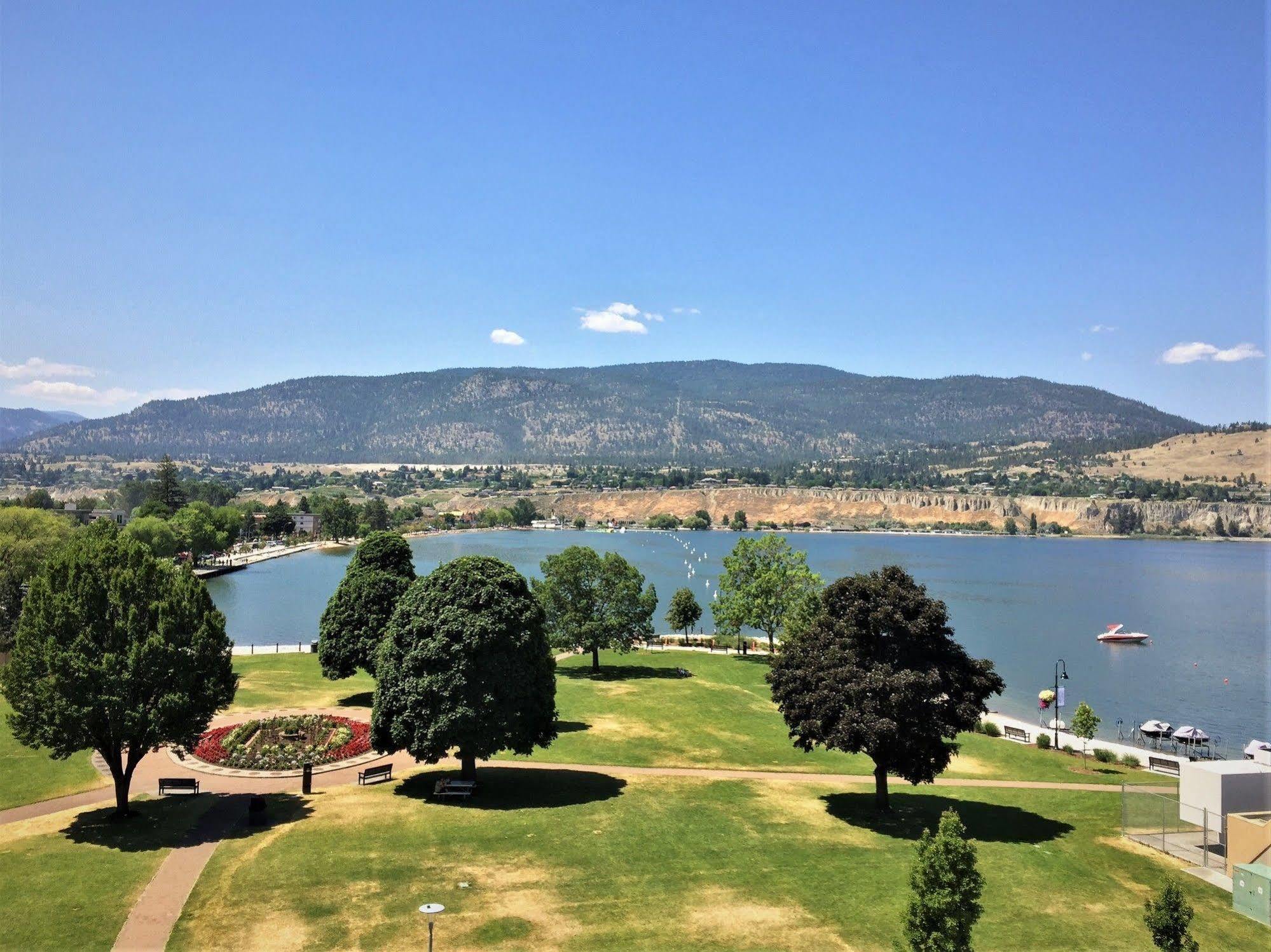Lakeside 4* Penticton