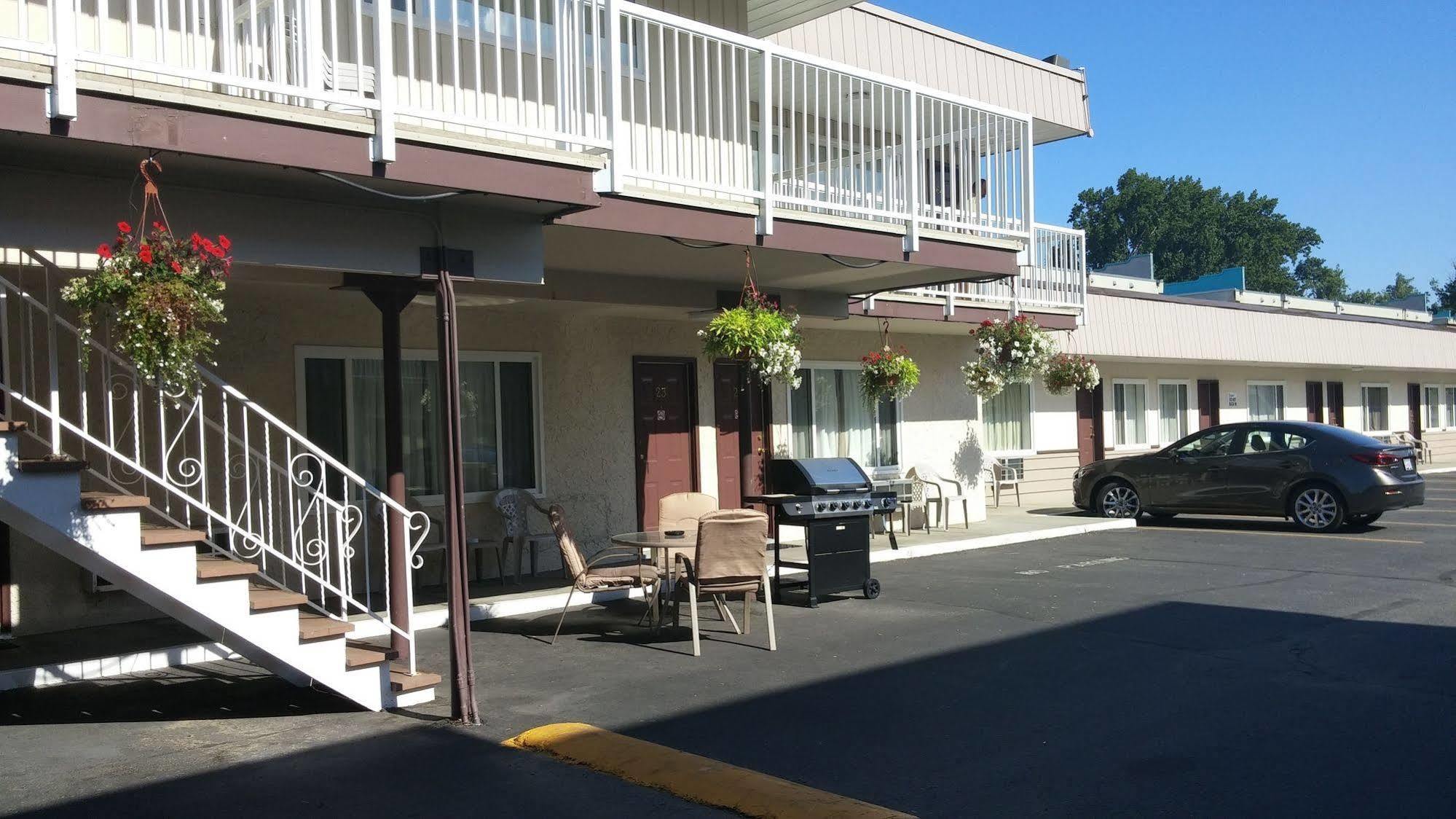 Motel Shoreline 2*