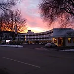 Hotel Penticton, Independent