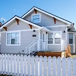Alexander Beach House Okanagan