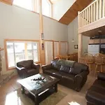 Creekview Court By Apex Accommodations