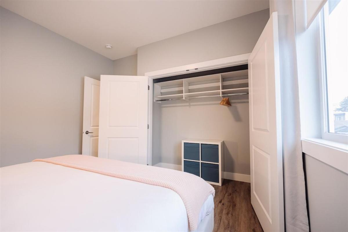Brand New 3bdr - Close To Beach & Dining Casa de férias