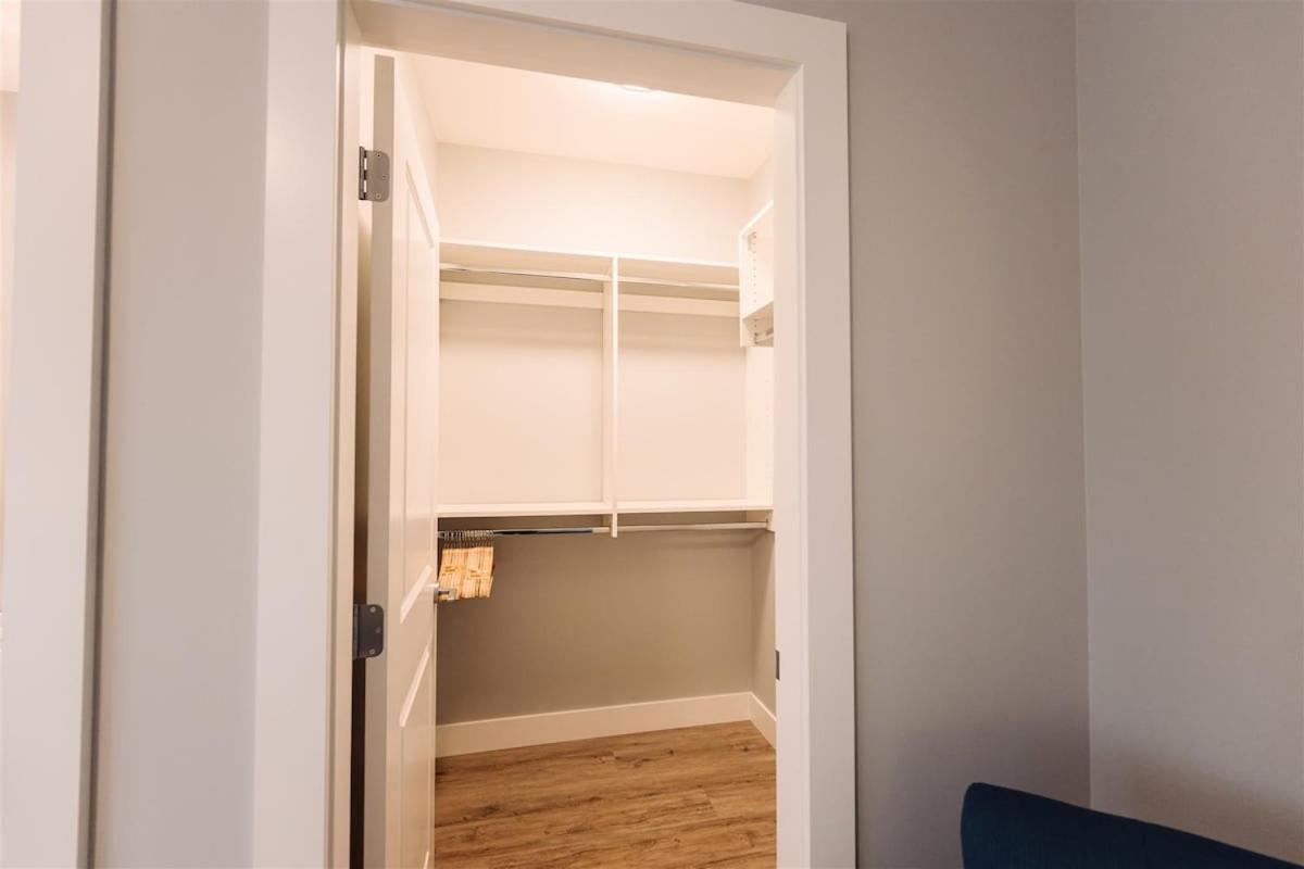 Brand New 3bdr - Close To Beach & Dining *