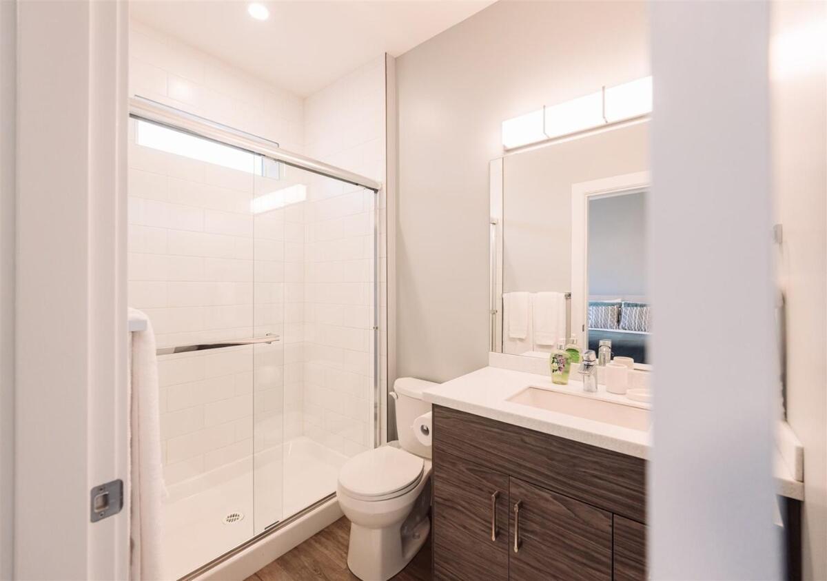 Brand New 3bdr - Close To Beach & Dining