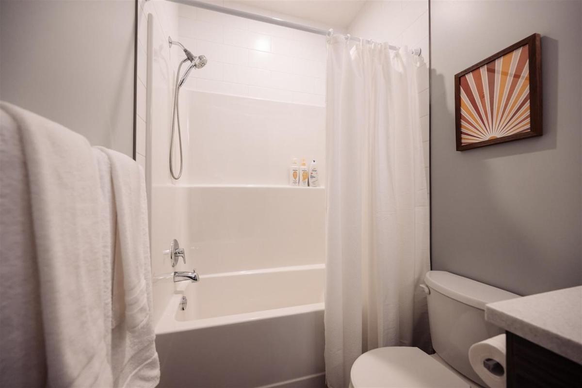 Casa de férias Brand New 3bdr - Close To Beach & Dining Penticton