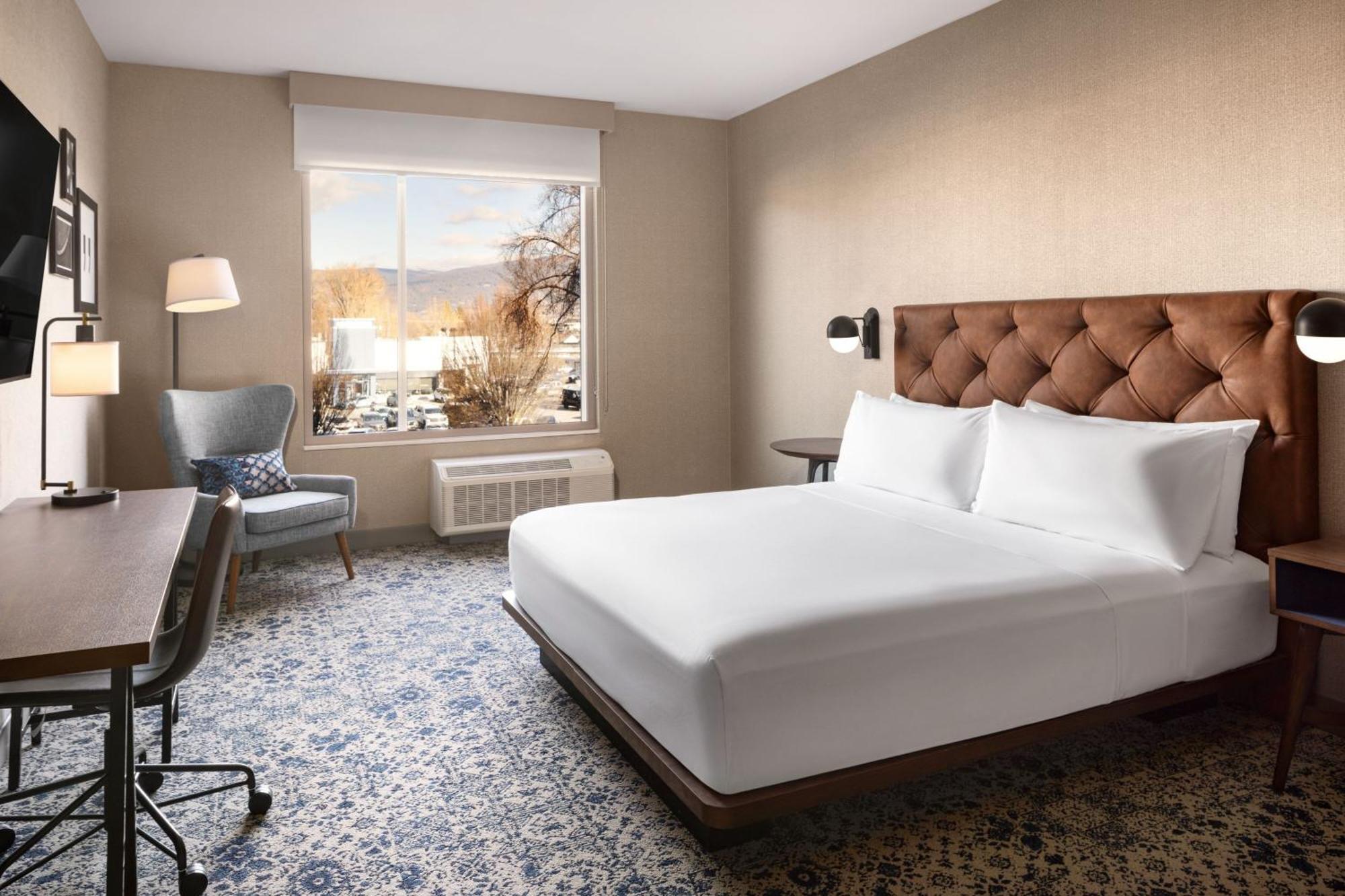Four Points By Sheraton At The Convention Centre