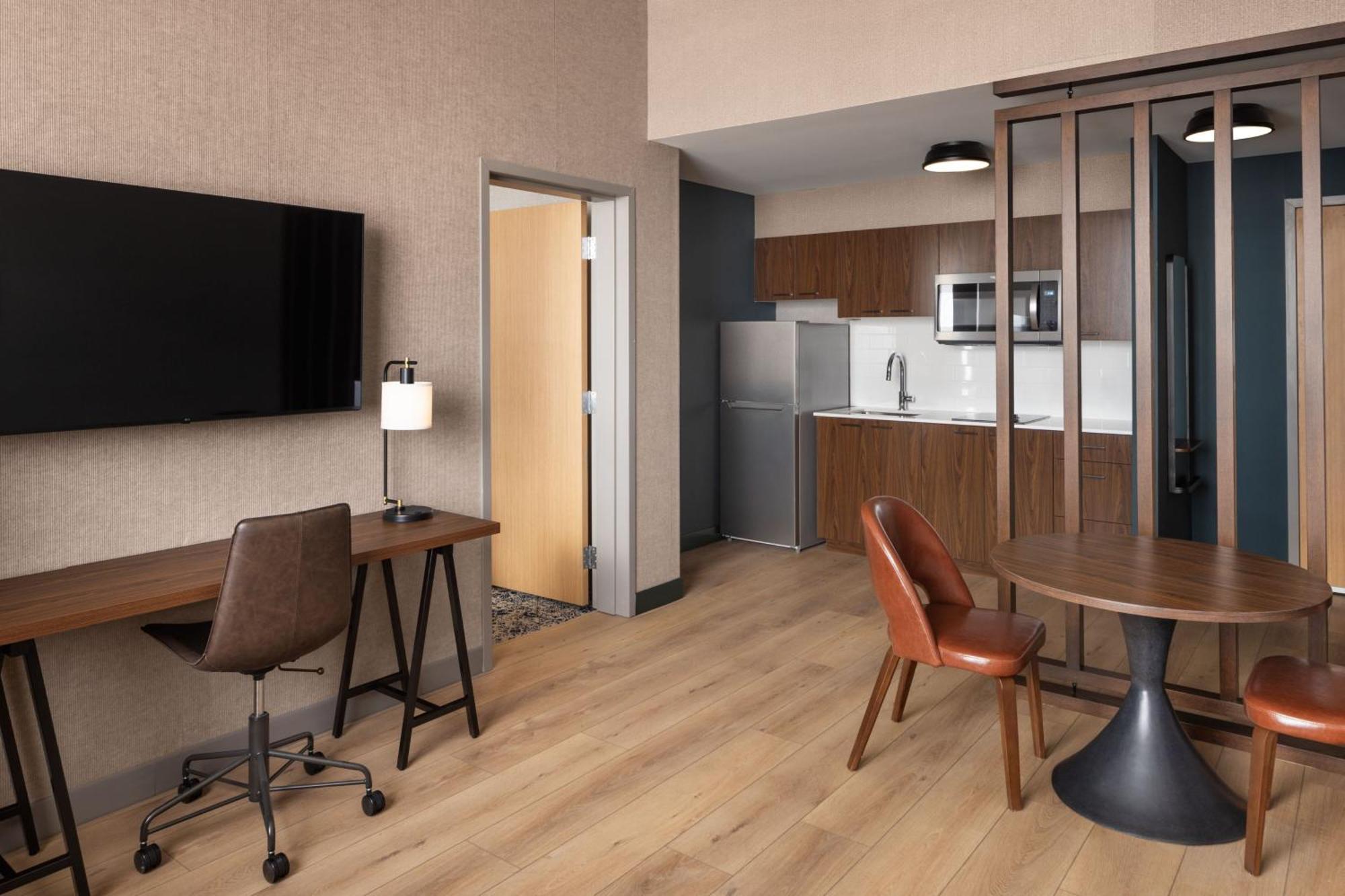 Four Points By Sheraton At The Convention Centre Hotel *