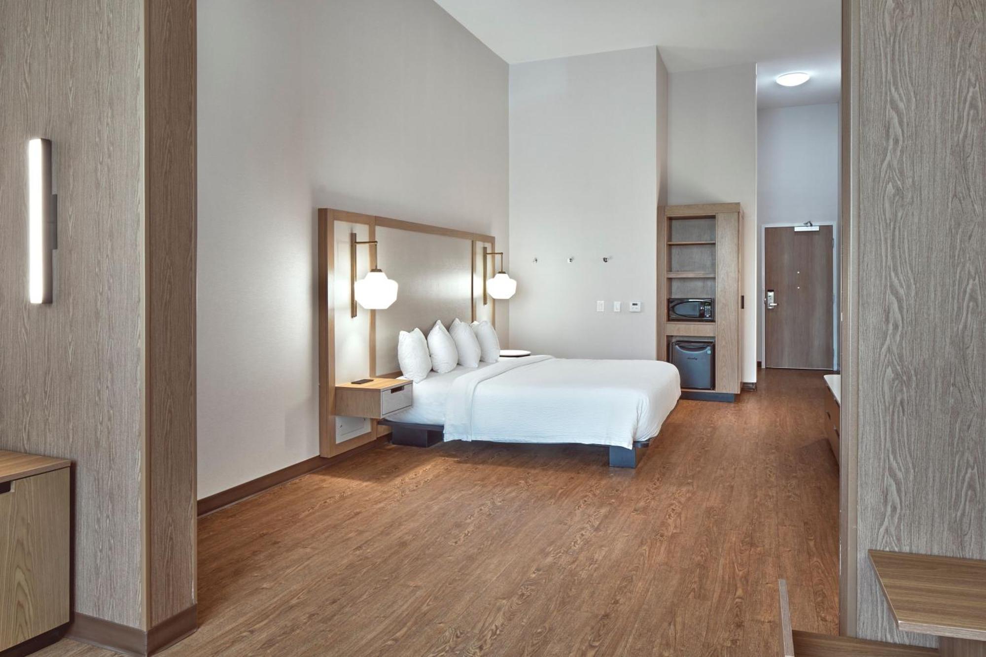 Fairfield & By Marriott 3*