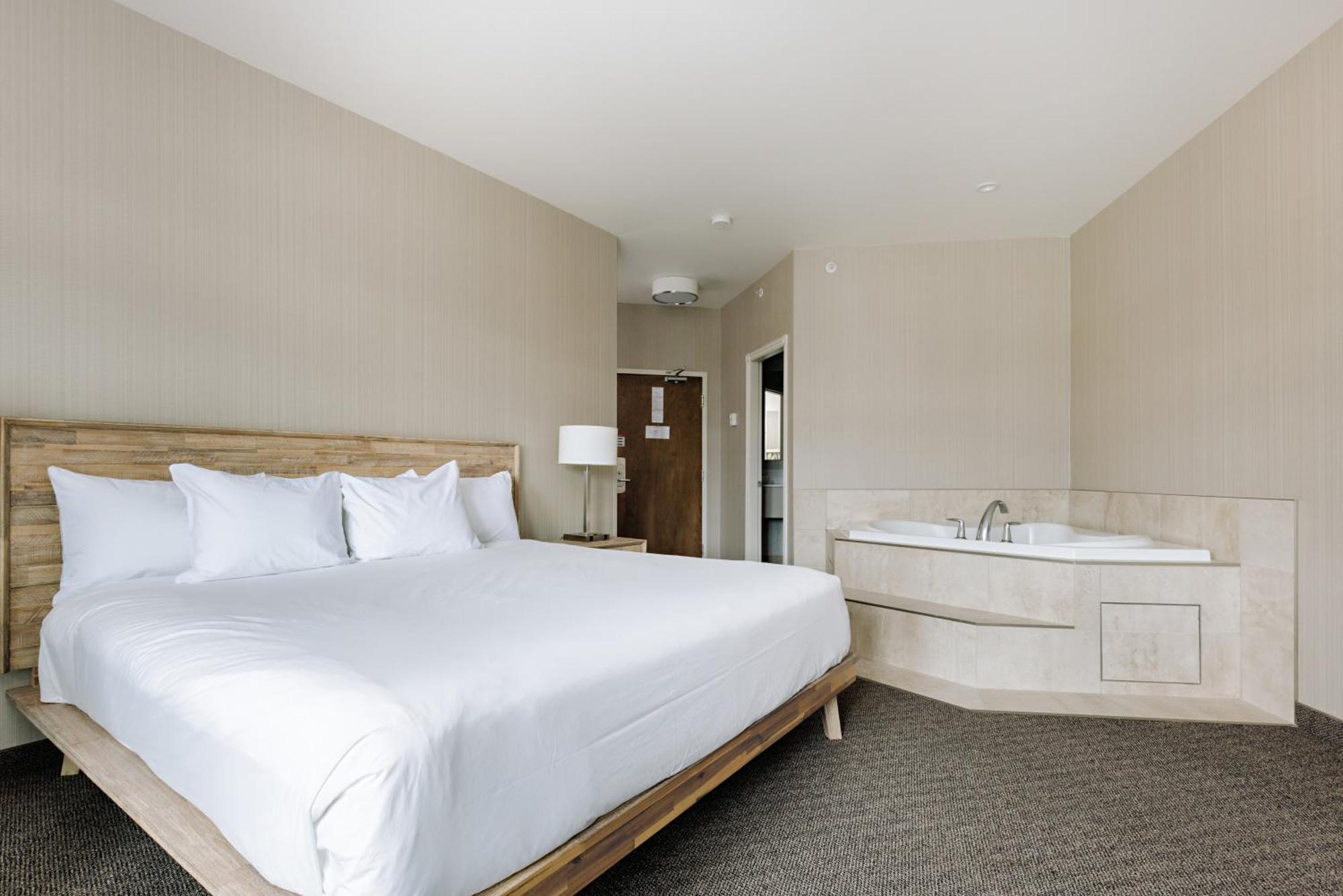 Balcomo, A Ramada By Wyndham Penticton