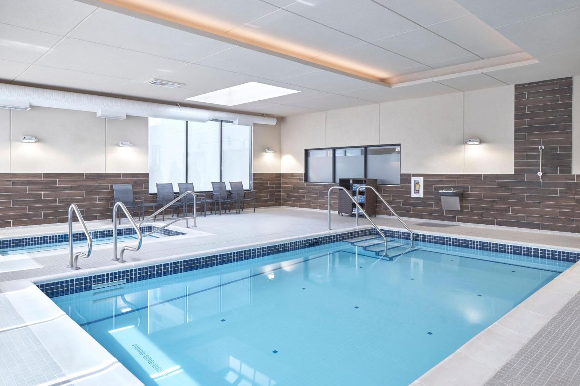 Hotel Fairfield & By Marriott 3*