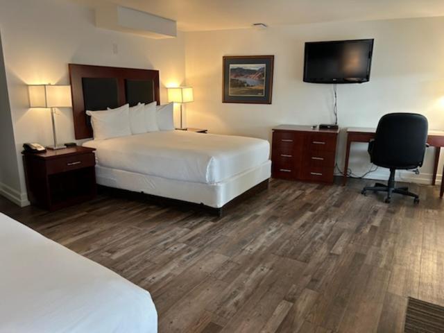Hotel Penticton, Independent Penticton