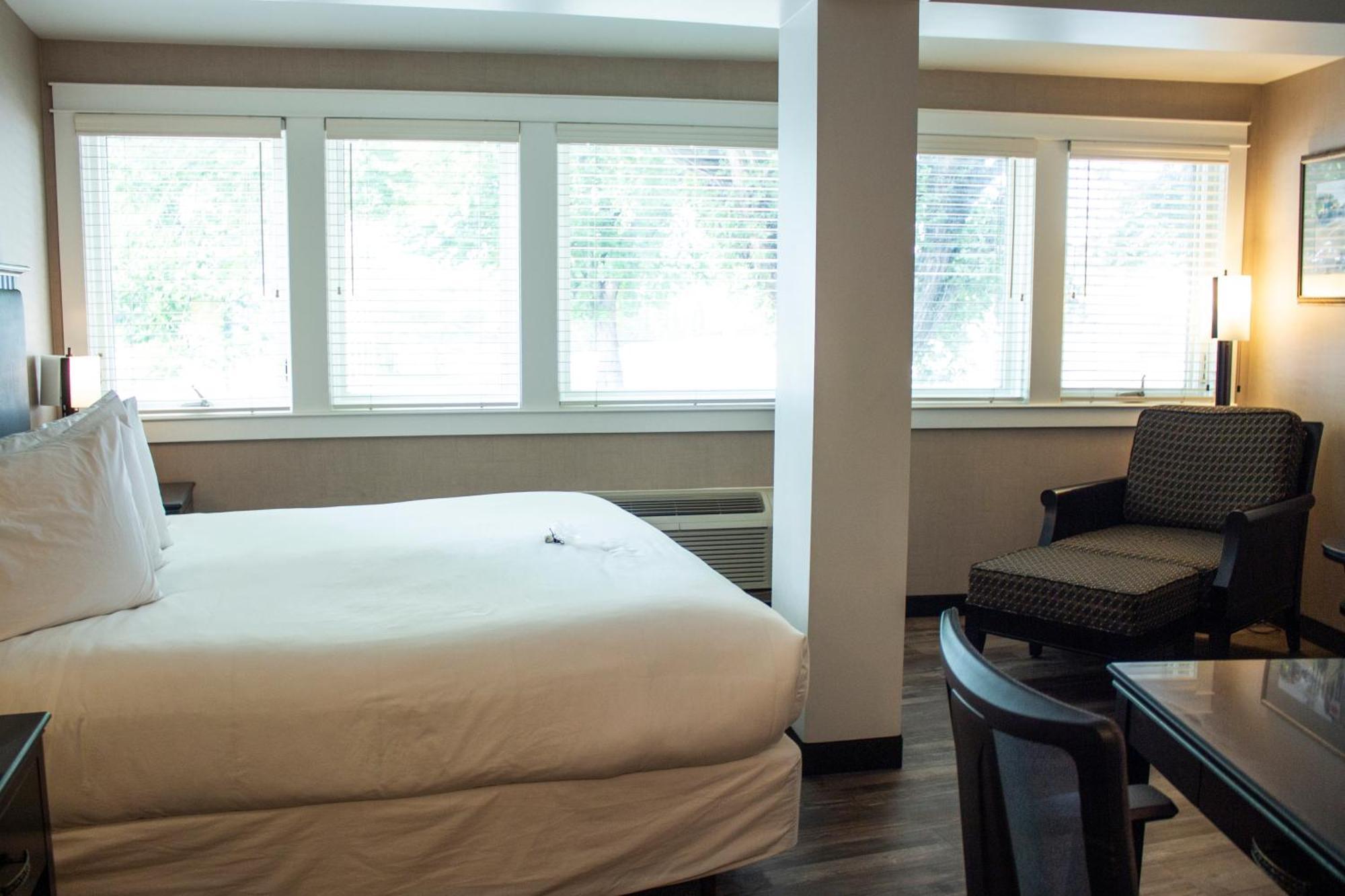 Penticton, Independent Hotel