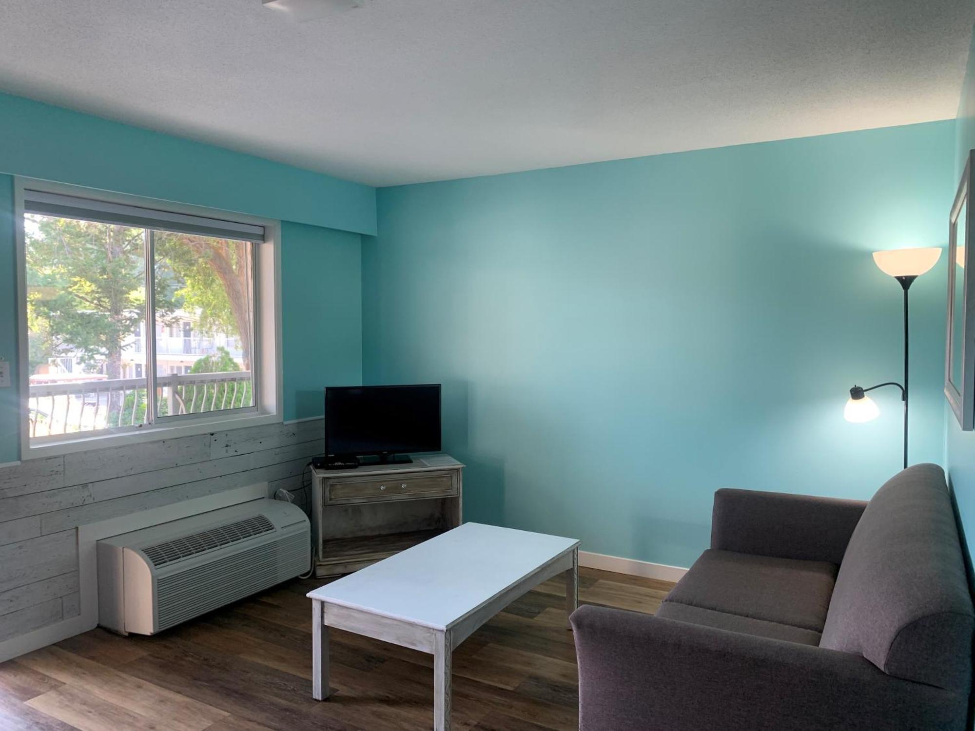 Motel Okanagan Lakefront