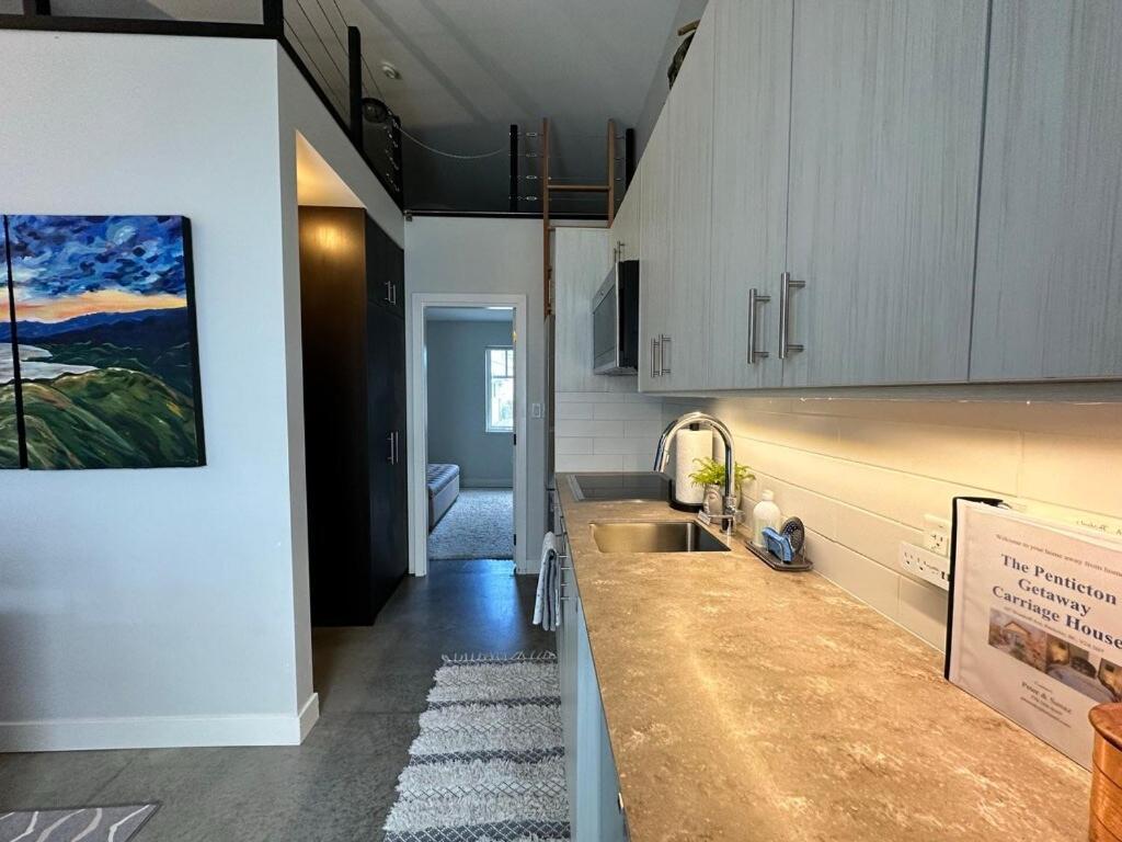 Getaway Carriage House - Great Location! Private! Apartamento Penticton