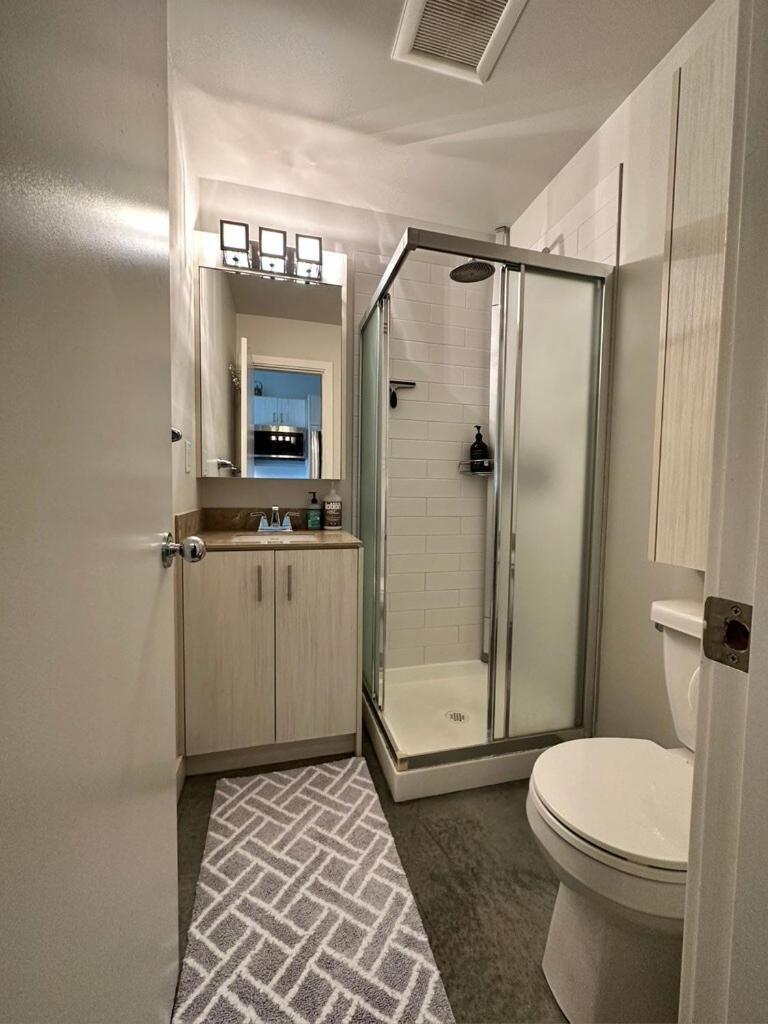 Apartamento Getaway Carriage House - Great Location! Private! Penticton