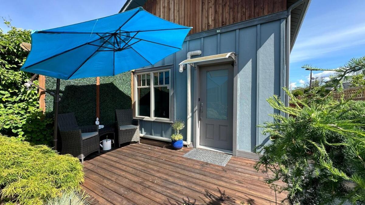 Getaway Carriage House - Great Location! Private! Penticton