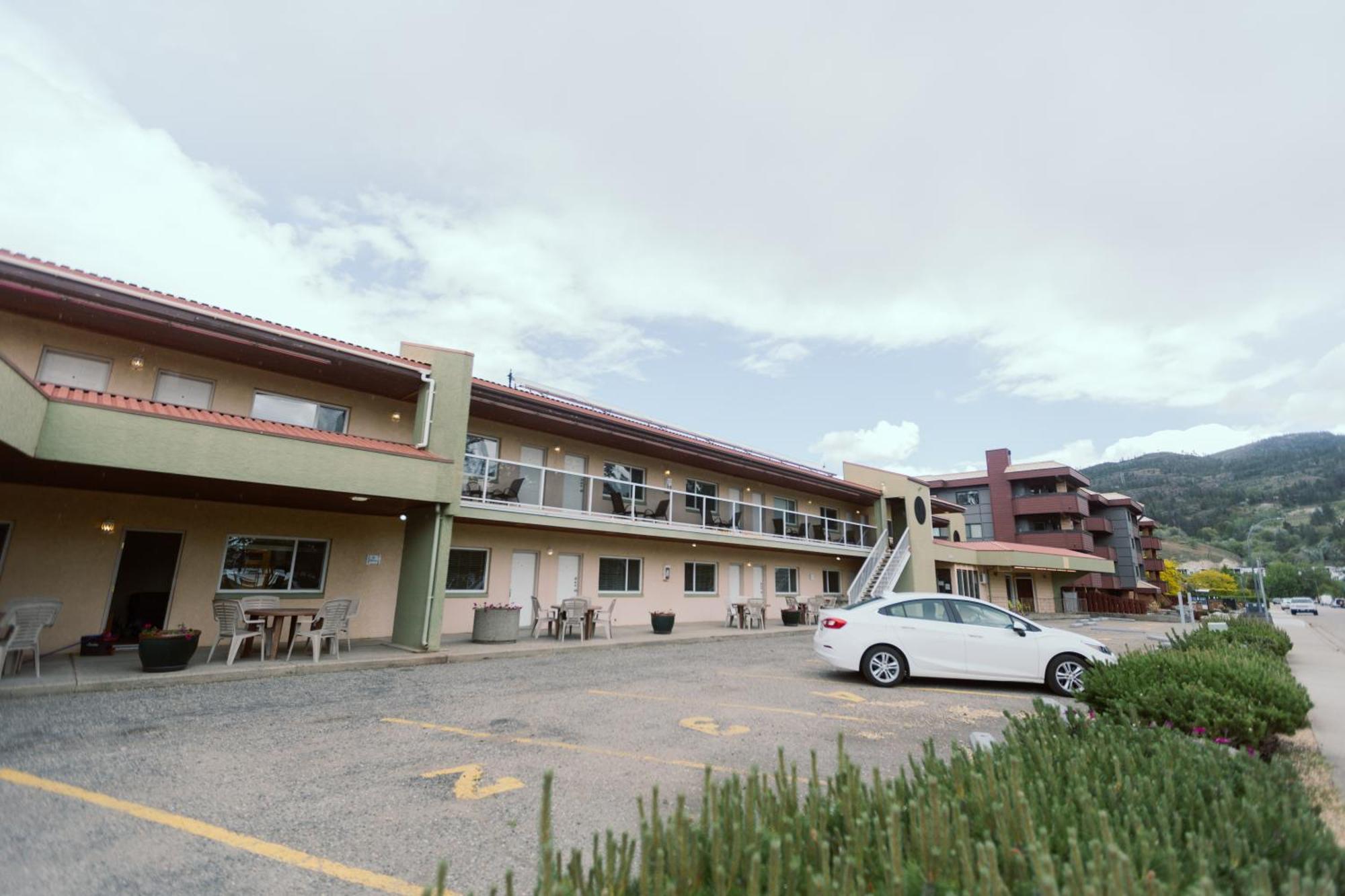 Waterfront Inn