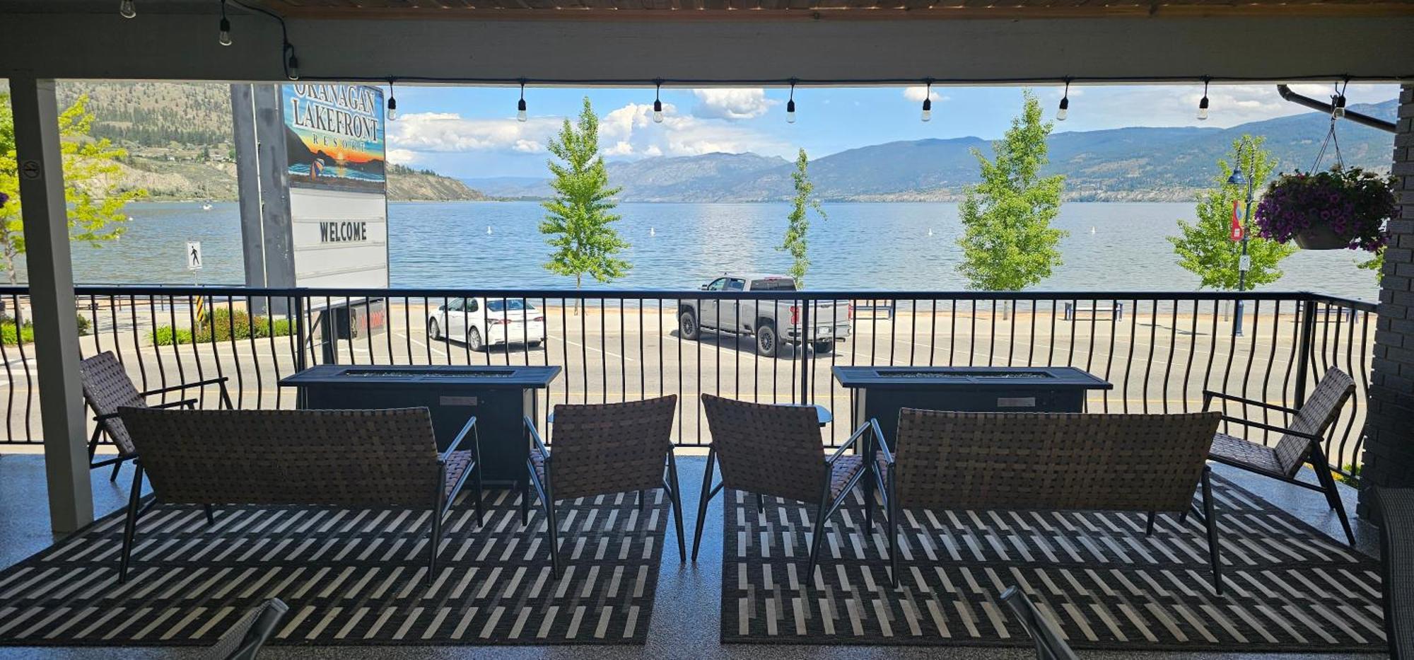 Okanagan Lakefront 2*