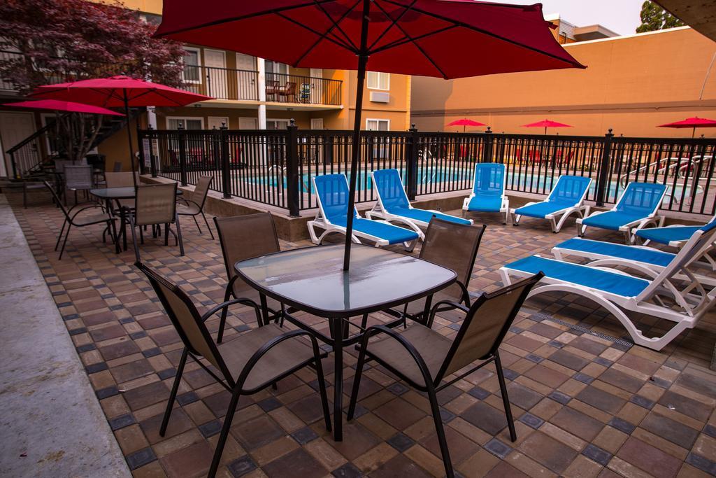 Sahara Courtyard Motel Penticton