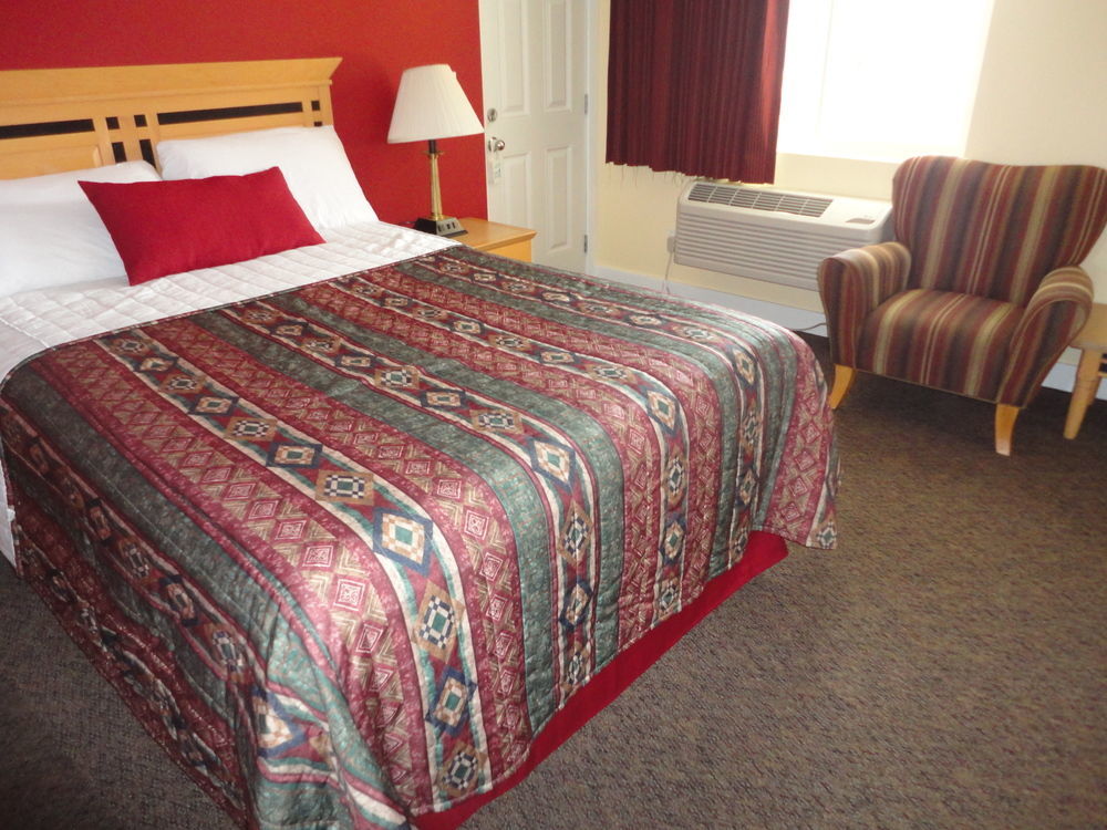 Sahara Courtyard Penticton