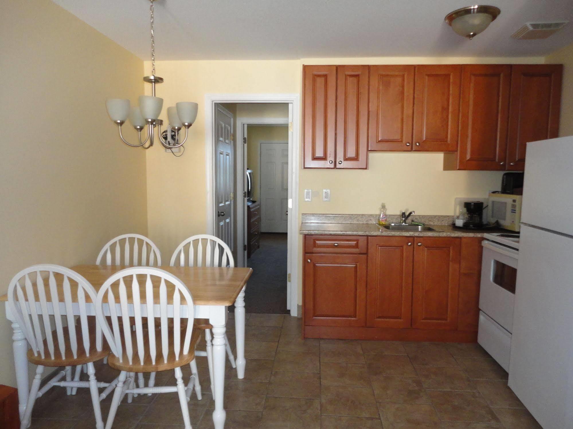 Sahara Courtyard Motel 3*