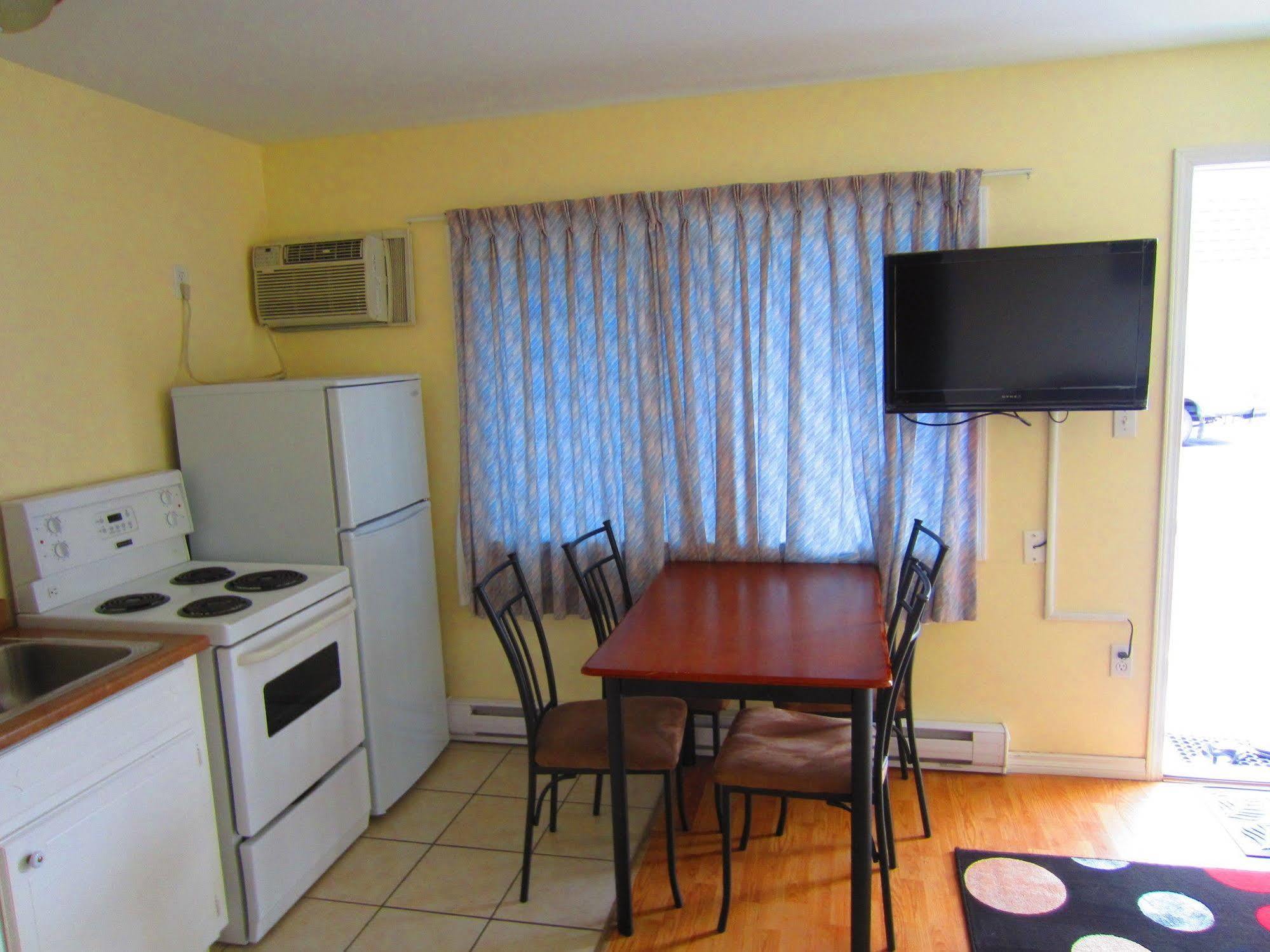 Black Sea Motel 3*