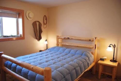 Hotel Creekview Court By Apex Penticton