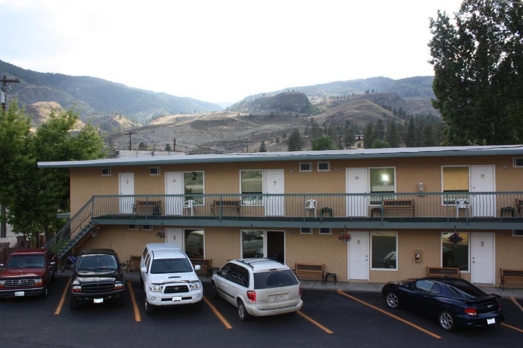 Lakeside & Nordic Motel 3*