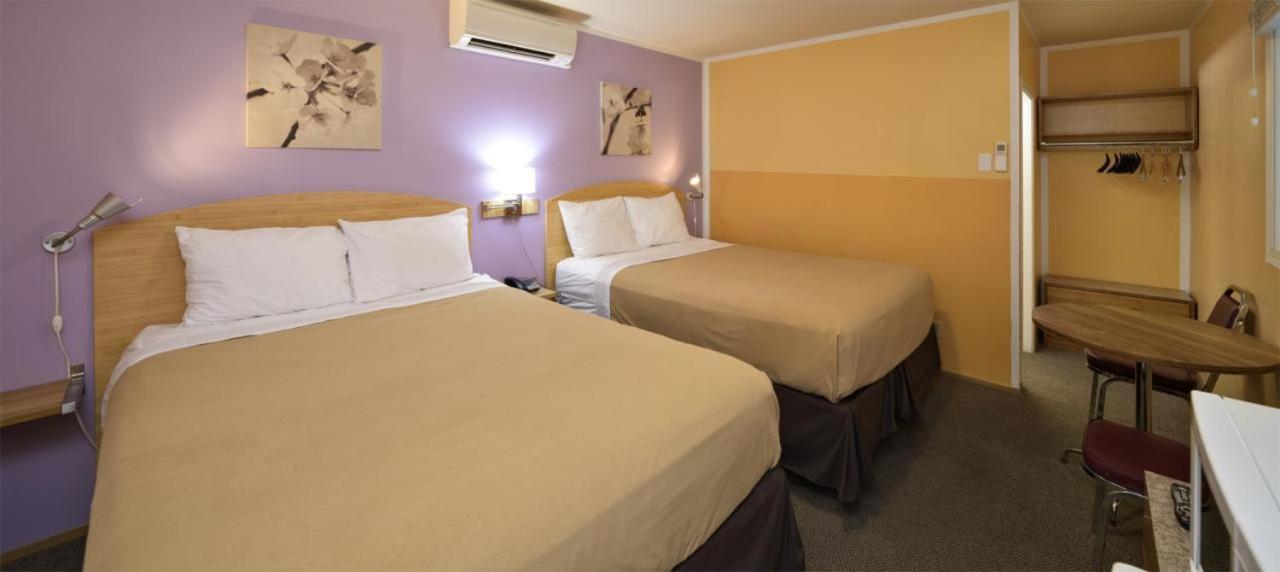 Pensão Waterfront 3*