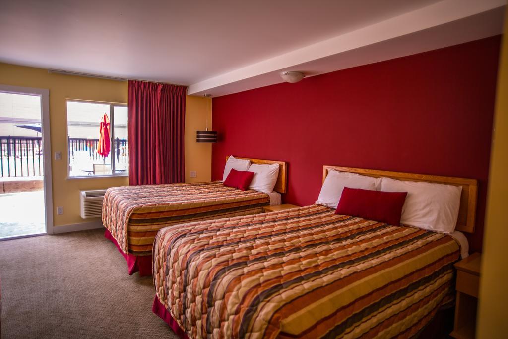 Sahara Courtyard Motel