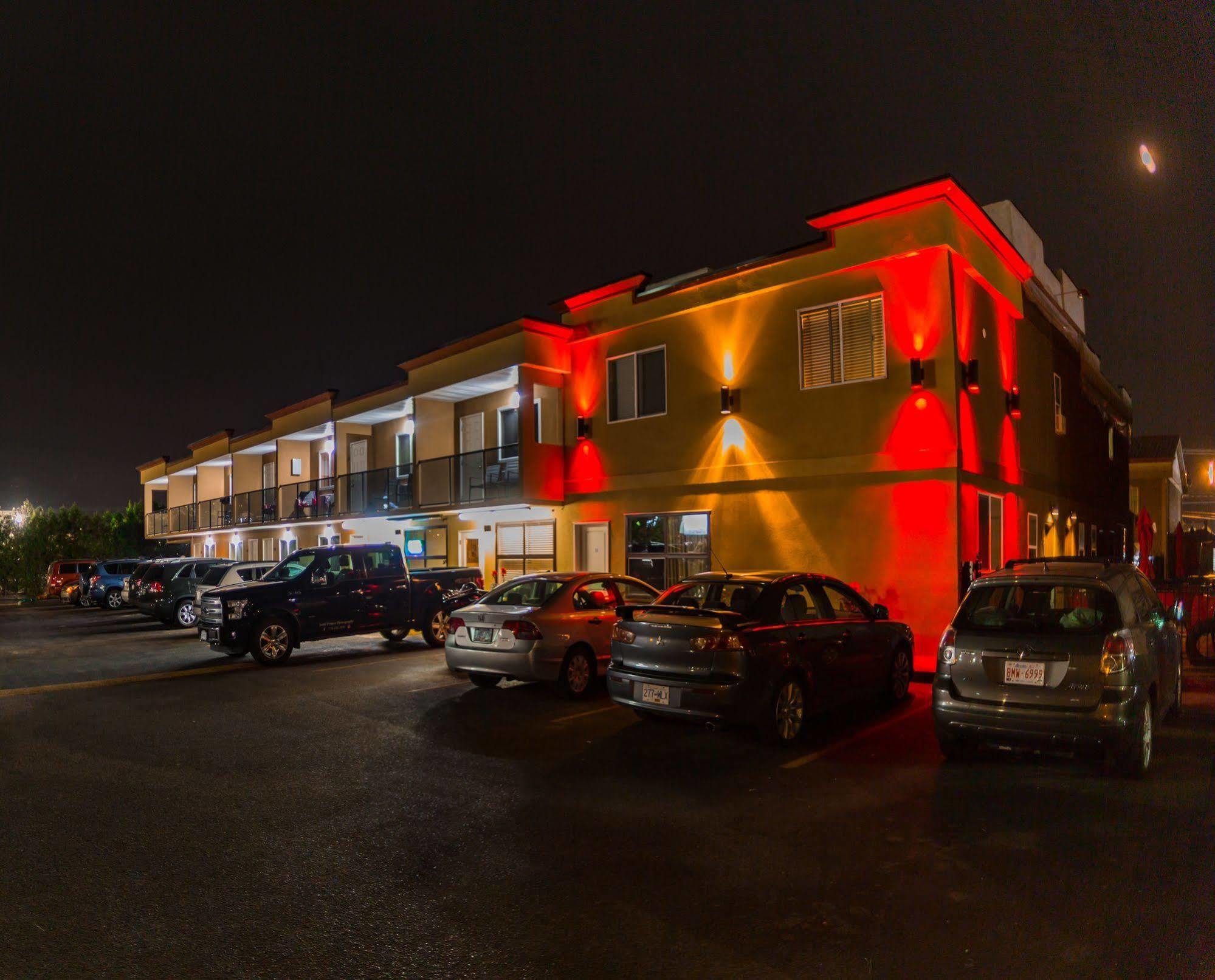 Sahara Courtyard Penticton