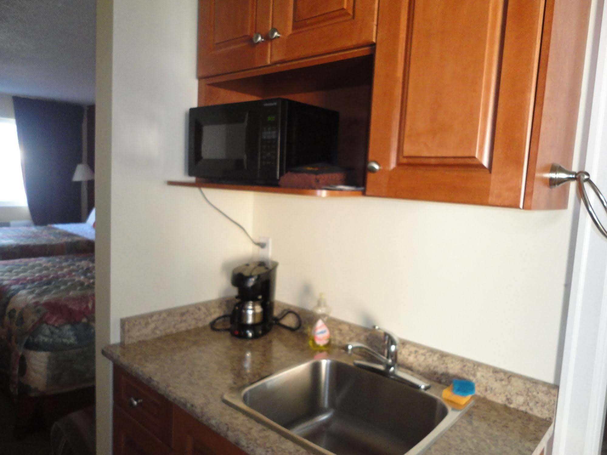 Sahara Courtyard Motel 3*